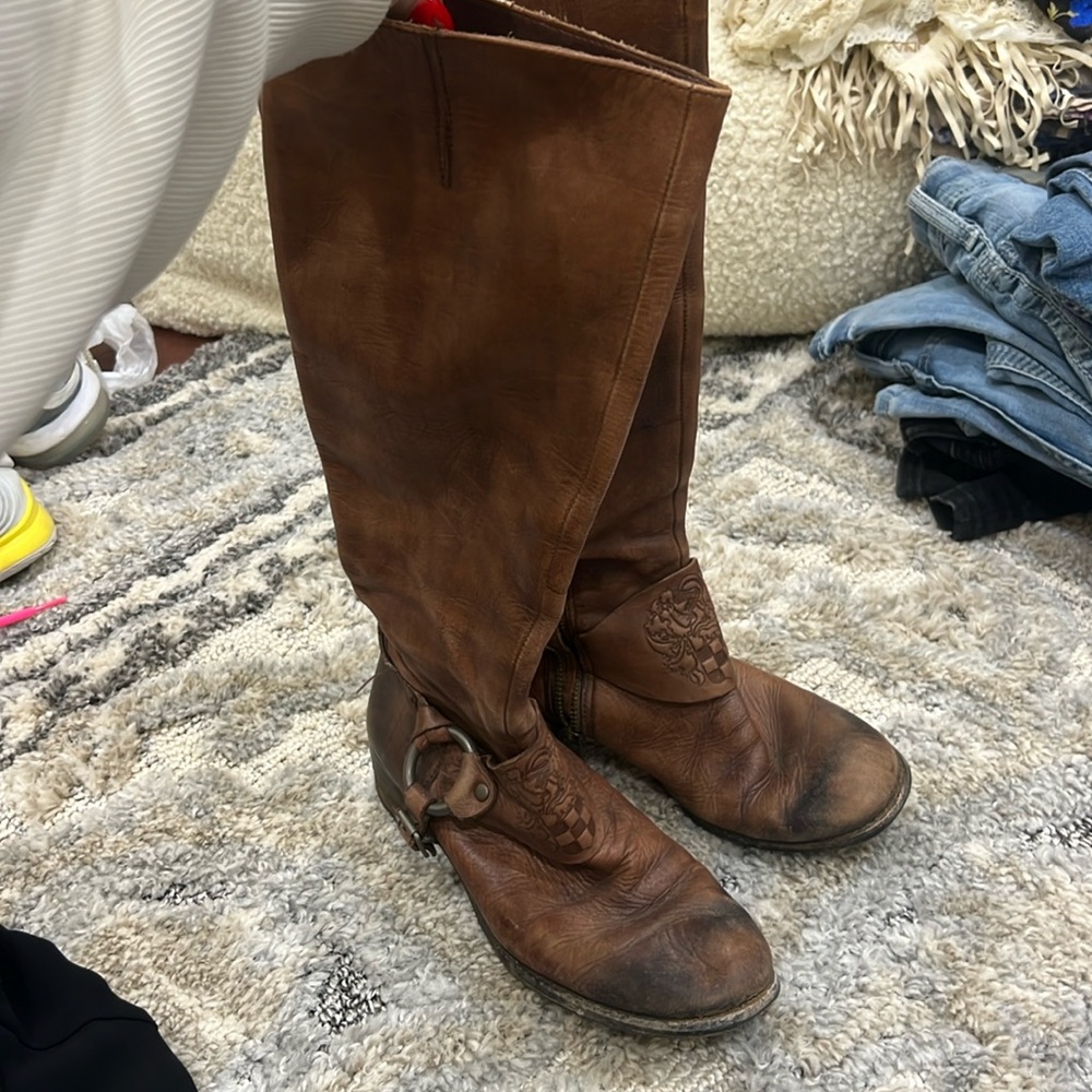 Vince Camuto boots size 7